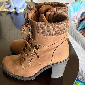 Women's Tan Lace-Up/Zipper Boots